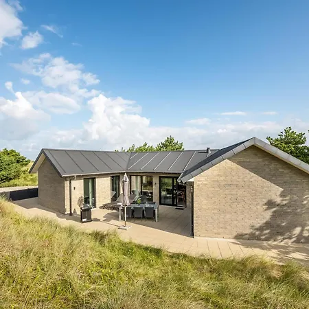 度假居 Stylish Activity House From 2018, On A Large Hilly Plot In Sondervig 灵克宾