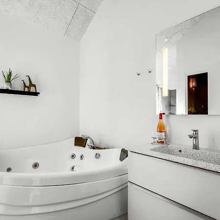 度假居 Stylish Activity House From 2018, On A Large Hilly Plot In Sondervig