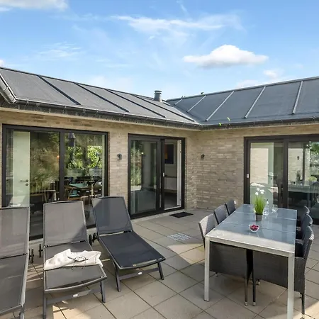 Hébergement de vacances Stylish Activity House From 2018, On A Large Hilly Plot In Sondervig *