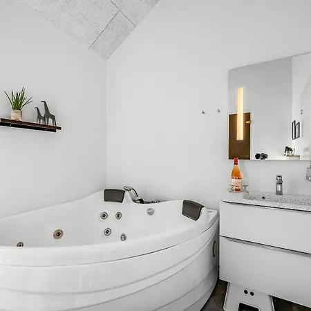 Stylish Activity House From 2018, On A Large Hilly Plot In Sondervig Hébergement de vacances Ringkøbing