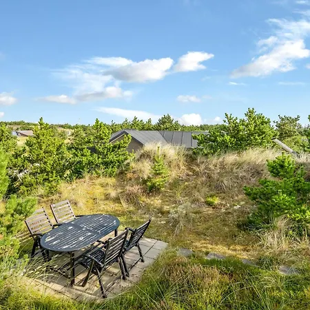 Hébergement de vacances Stylish Activity House From 2018, On A Large Hilly Plot In Sondervig *