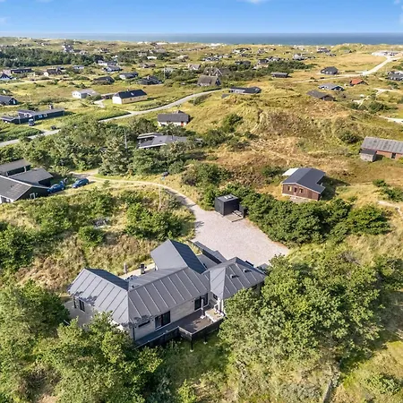 Stylish Activity House From 2018, On A Large Hilly Plot In Sondervig 度假居 灵克宾